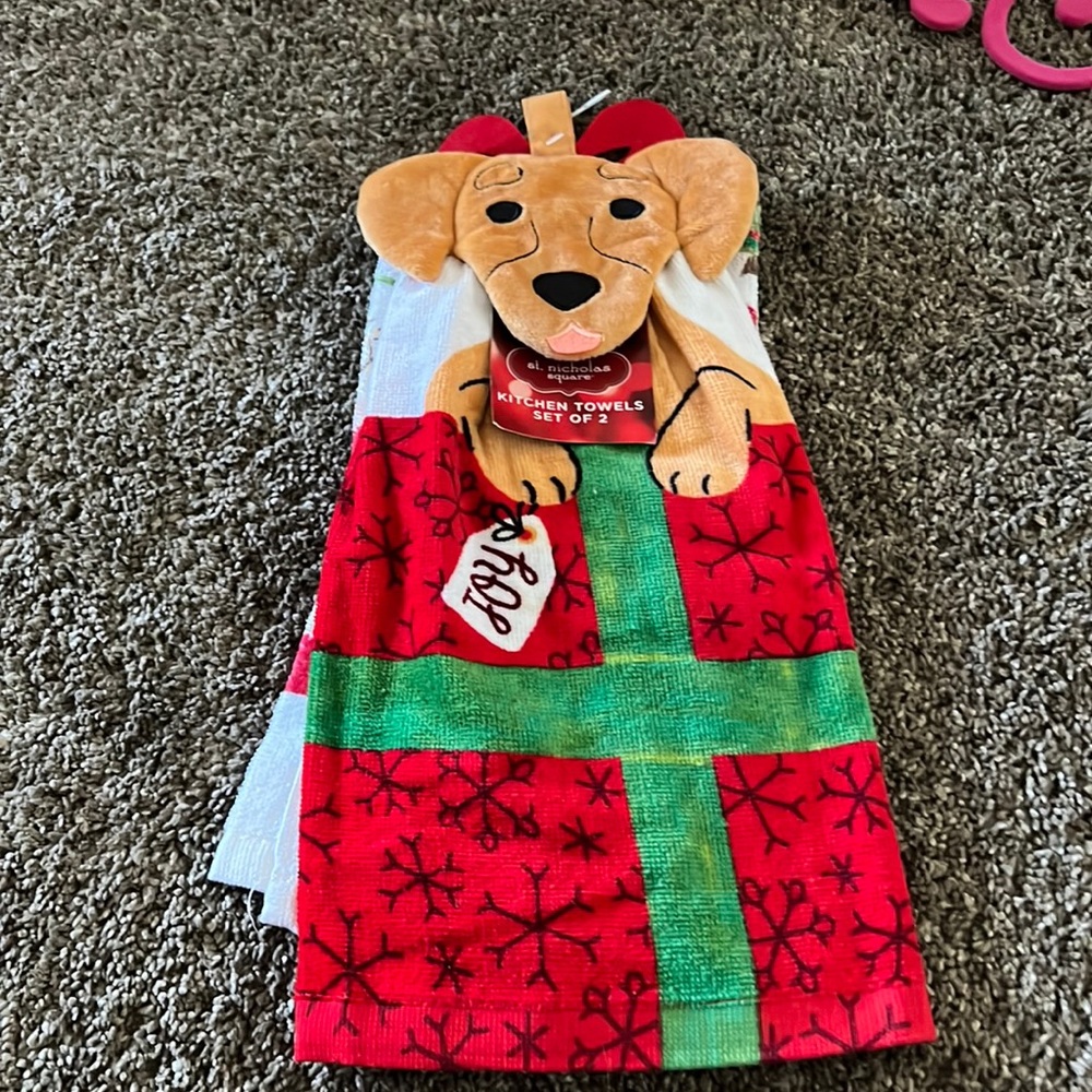 2 Kitchen towels ! 🎁